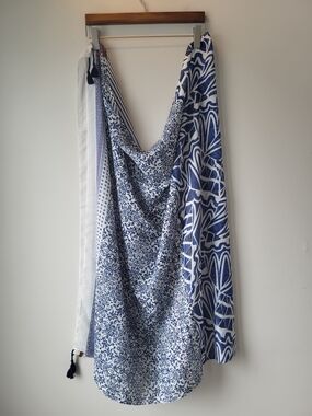 Blue & White Printed Women's Large Lightweight Shawl Scarf